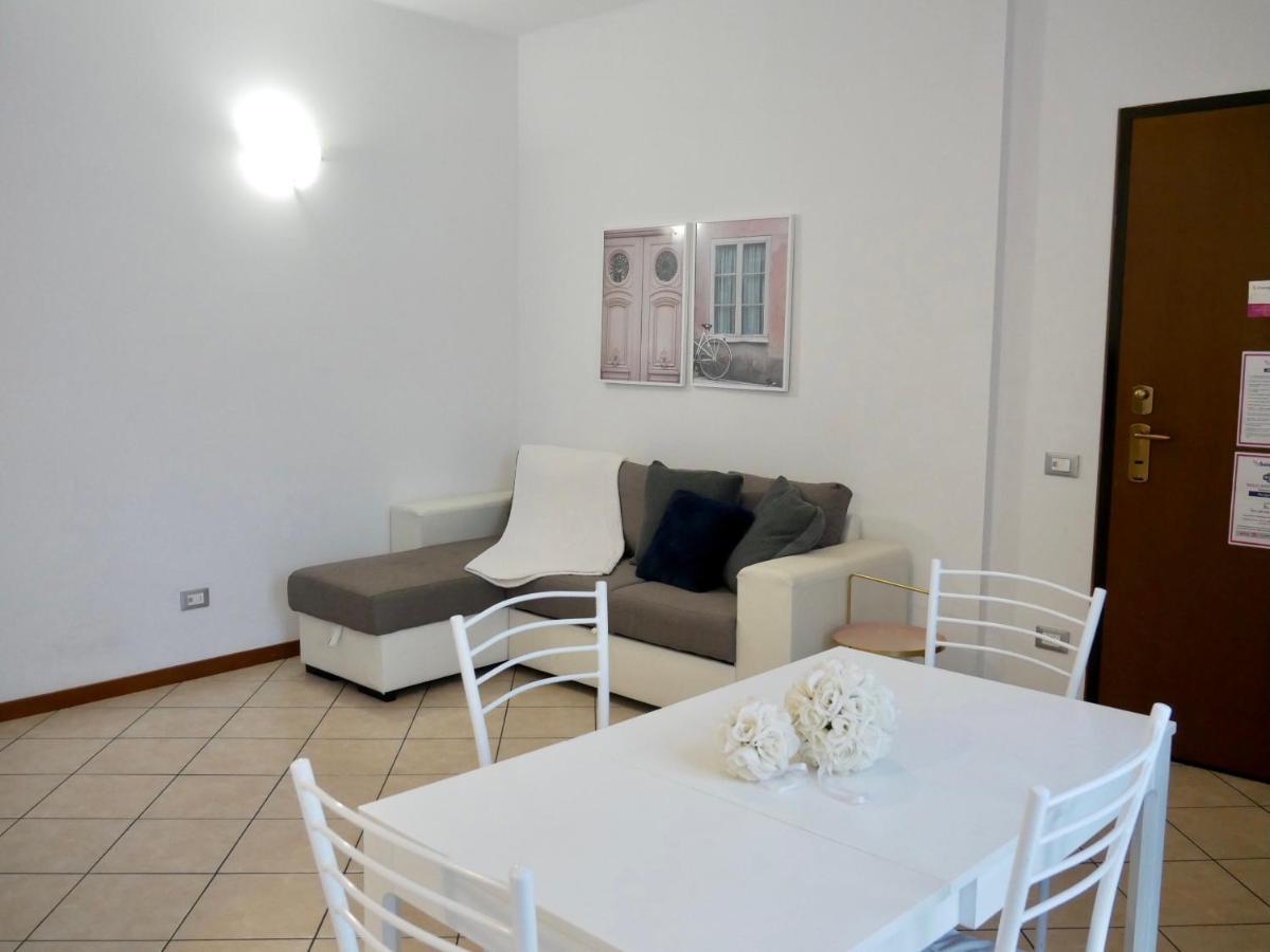 Апартаменти Diadema Pink - Immobili E Soluzioni Rent Бергамо Екстер'єр фото